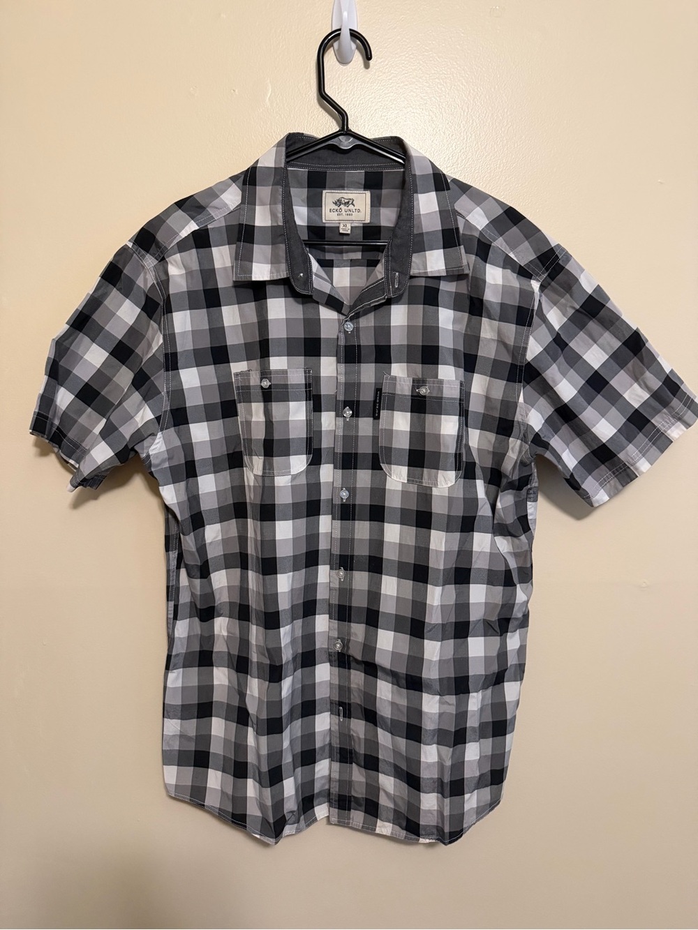 Ecko Unlimited Black & White Plaid Short-Sleeve Button-Up Shirt